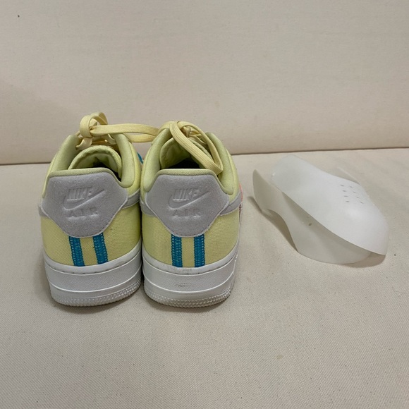 Nike Air Force 1 - Picture 3 of 4